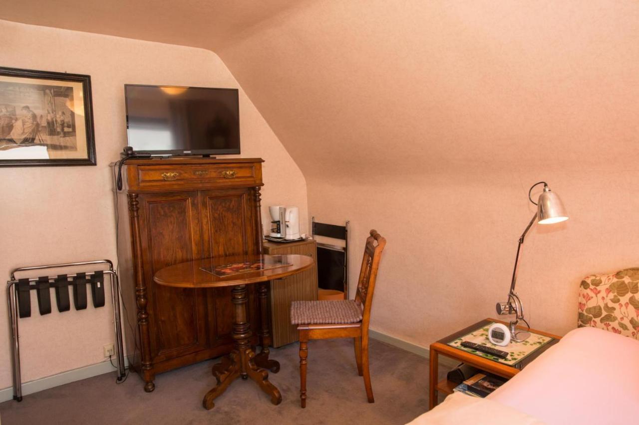 Air Boardinghouse Tulip Stockum, Zu Fuss - 3 Minuten Zur Messe Dusseldorf Bagian luar foto