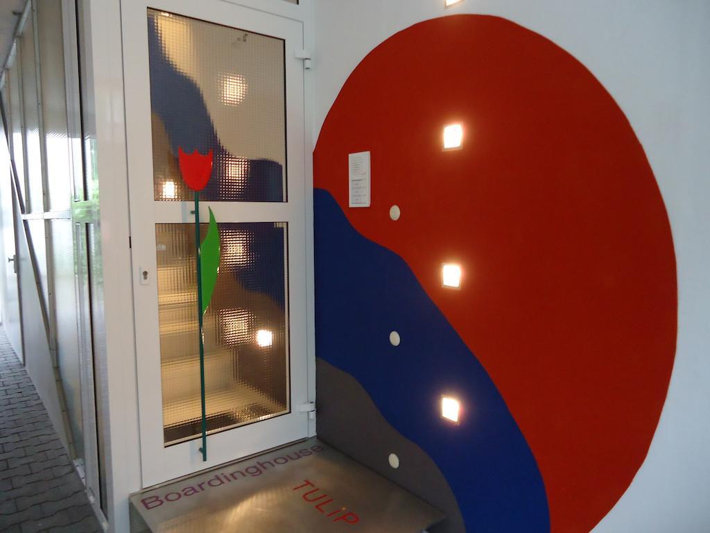 Air Boardinghouse Tulip Stockum, Zu Fuss - 3 Minuten Zur Messe Dusseldorf Bagian luar foto